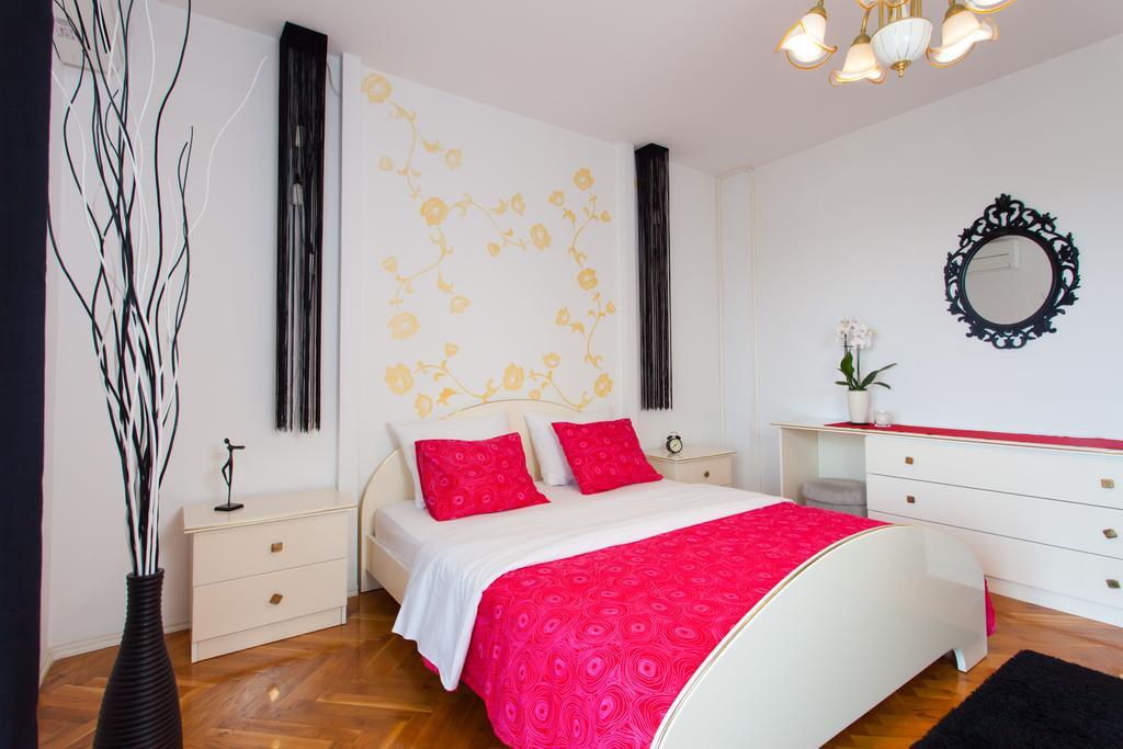 Premium Central Apartments Vrsar Buitenkant foto